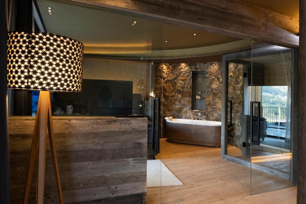 La Roccia Wellness Hotel Cavalese Exterior foto